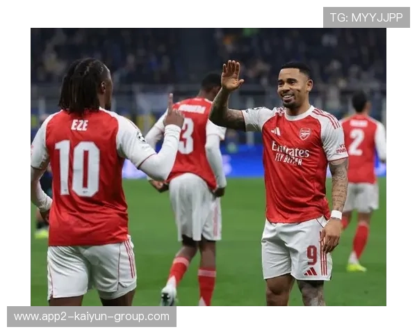 约克雷斯门前包抄得手,阿森纳前场进攻配合极度流畅 约克雷斯门前包抄得手,阿森纳前场进攻配合极度流畅